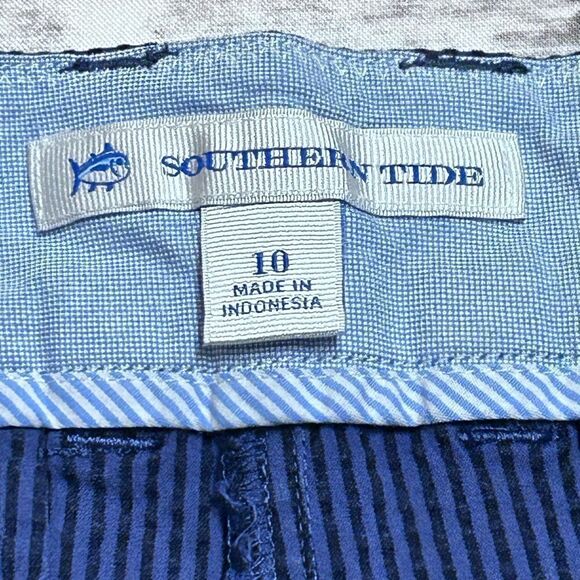 Southern Tide Leah Seersucker Shorts - Picture 8 of 10